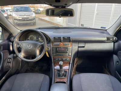 Mercedes C180, 1.8 benzīns.