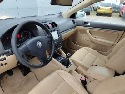 VW Jetta 2.5 benzīns/gāze 