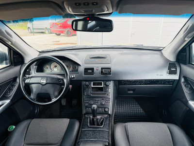 Volvo XC90 2.4D5 7 sēdvietas.