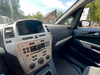 Opel Zafira 1.9 dīzelis.