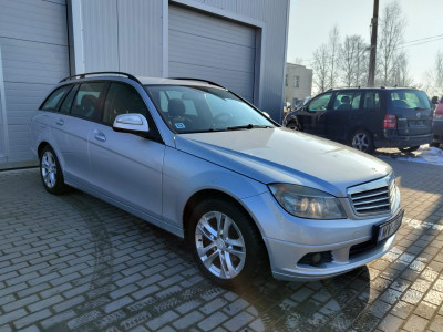 Mercedes C200 automātiskā ātrumkārba.