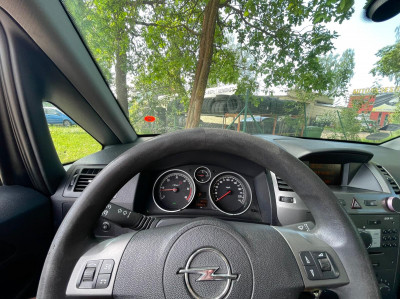 Opel Zafira 1.9 dīzelis.