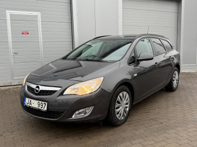 Opel Astra 1.6 benzīns.