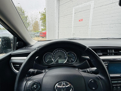 Toyota Corolla 1.6 benzīns/gāze.