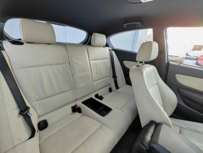 BMW 118 2.0 benzīns.