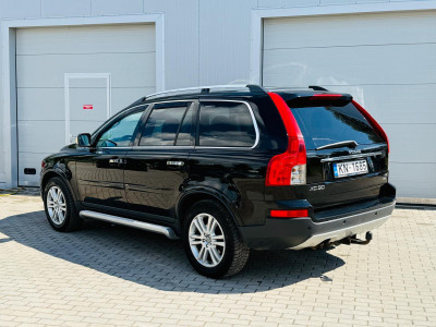 Volvo XC90 2.4D5 7 sēdvietas.