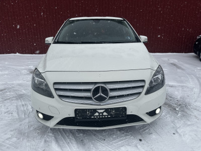 Mercedes Benz B180