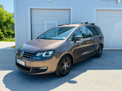 VW Sharan 1.4TSI benzīns, 7 sēdvietas.