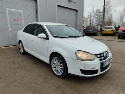 VW Jetta 2.5 benzīns/gāze 