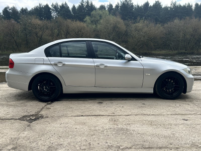 BMW 320i