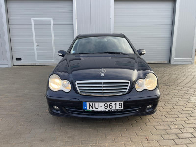 Mercedes C180, 1.8 benzīns.