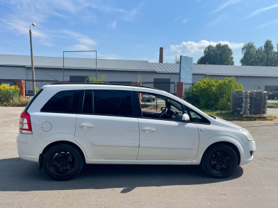 Opel Zafira 1.9 dīzelis.