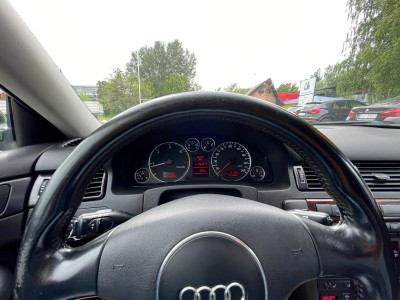 Audi A6, 7 sēdvietas, 2.5 dīzelis.