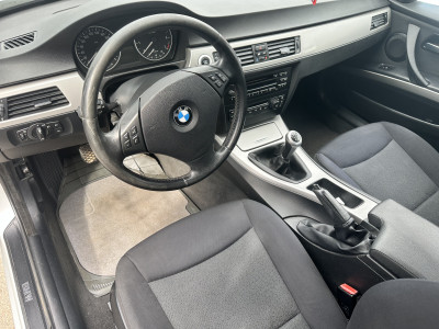 BMW 320i