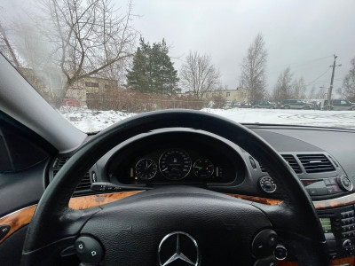 Mercedes Benz E220