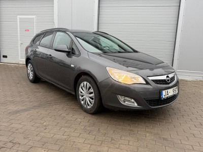 Opel Astra 1.6 benzīns.