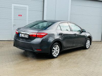 Toyota Corolla 1.6 benzīns/gāze.