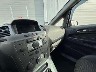 Opel Zafira 1.9 dīzelis.
