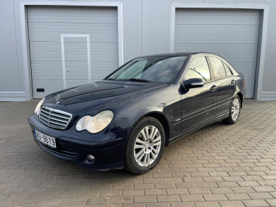 Mercedes C180, 1.8 benzīns.
