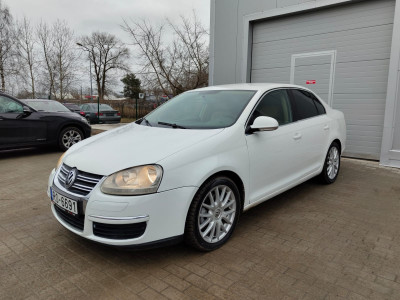 VW Jetta 2.5 benzīns/gāze 