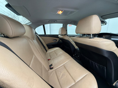 BMW 525 3.0 benzīns.