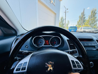 PEUGEOT 4007 2.2D, 7 sēdvietas.