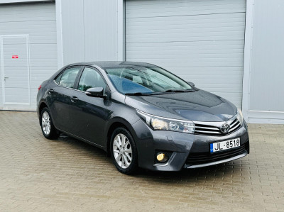 Toyota Corolla 1.6 benzīns/gāze.