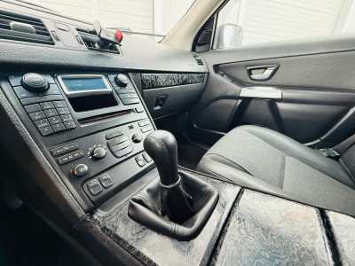 Volvo XC90 2.4D5 7 sēdvietas.
