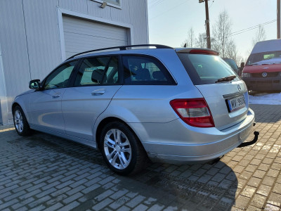 Mercedes C200 automātiskā ātrumkārba.