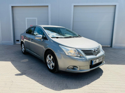Toyota Avensis 2.0 benzīns/gāze.