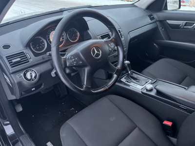 Mercedes-Benz C220