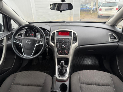 Opel Astra 1.6 benzīns.