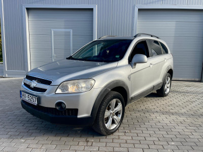 Chevrolet Captiva 2.4 benzīns.