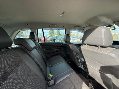 Opel Zafira 1.9 dīzelis.