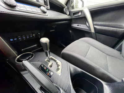 Toyota Rav4 2.2 dīzelis.