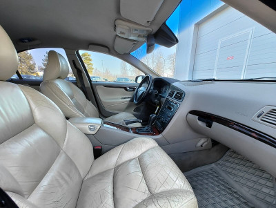 Volvo S60 2.4 benzīns