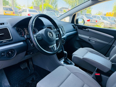 VW Sharan 1.4TSI benzīns, 7 sēdvietas.