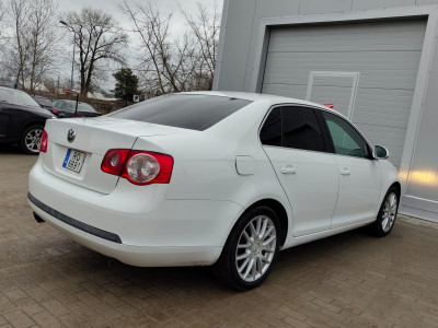 VW Jetta 2.5 benzīns/gāze 