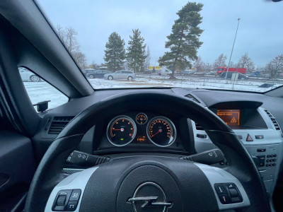 Opel Zafira 1.9 dīzelis