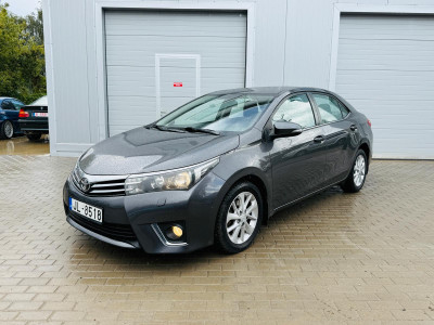 Toyota Corolla 1.6 benzīns/gāze.