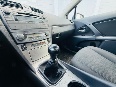 Toyota Avensis 2.0 benzīns/gāze.