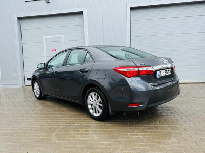 Toyota Corolla 1.6 benzīns/gāze.