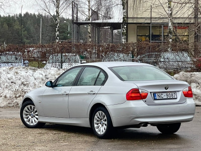 BMW  320d