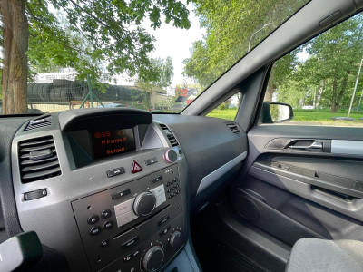 Opel Zafira 1.9 dīzelis.