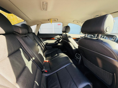 Audi A6 Quattro, 3.2 benzīns.