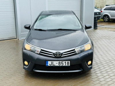 Toyota Corolla 1.6 benzīns/gāze.