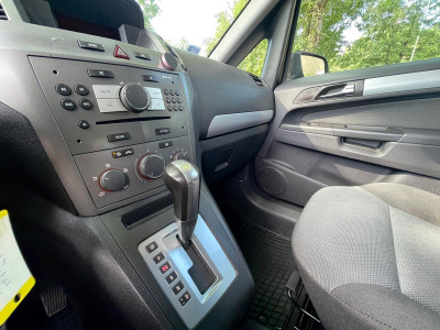 Opel Zafira 1.9 dīzelis.